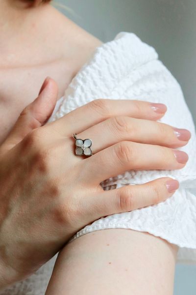 925 Sterling Silver Ring with Mother of Pearl and Cubic Zirconia