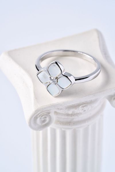 925 Sterling Silver Ring with Mother of Pearl and Cubic Zirconia