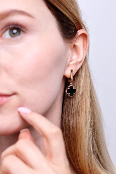 Lever Back Clover Earrings in 14K/585 Rose Gold with Onyx